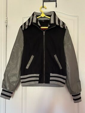 💜 Marezzi Black and Gray Striped Collar Bomber Jacket